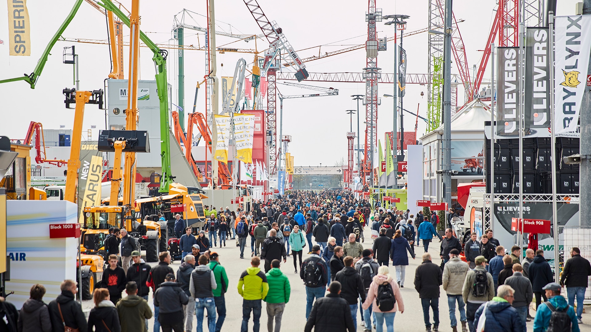 Messebauer für die BAUMA 2025 in München Indoor und Outdoor